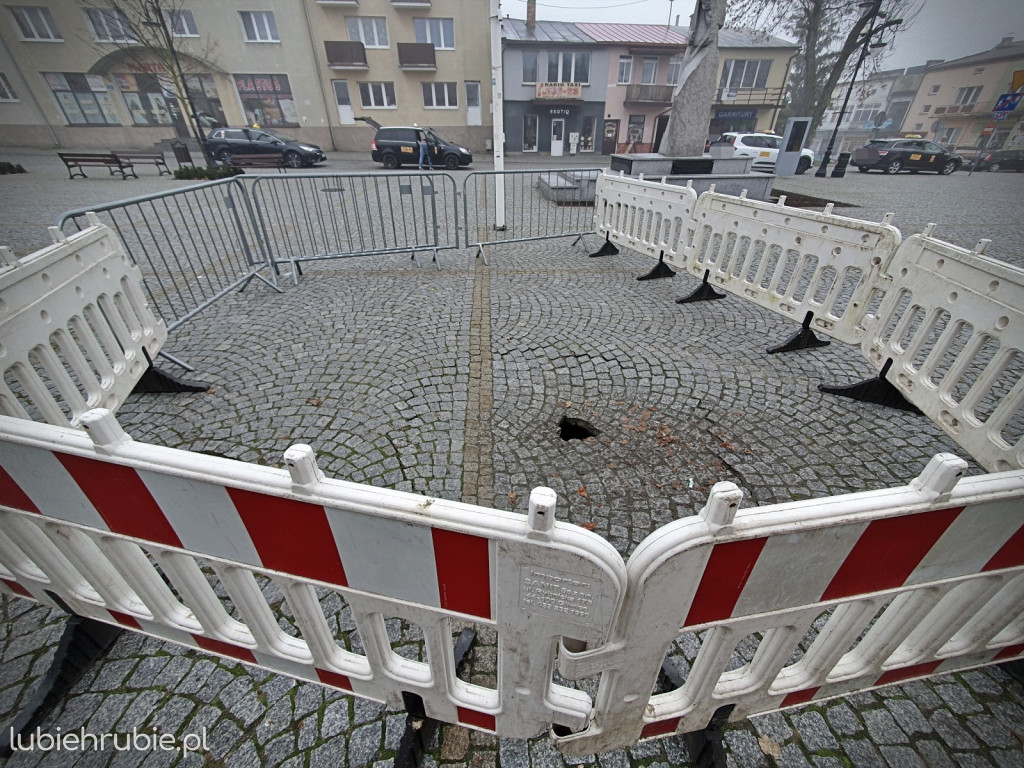 Dziura na hrubieszowskim rynku