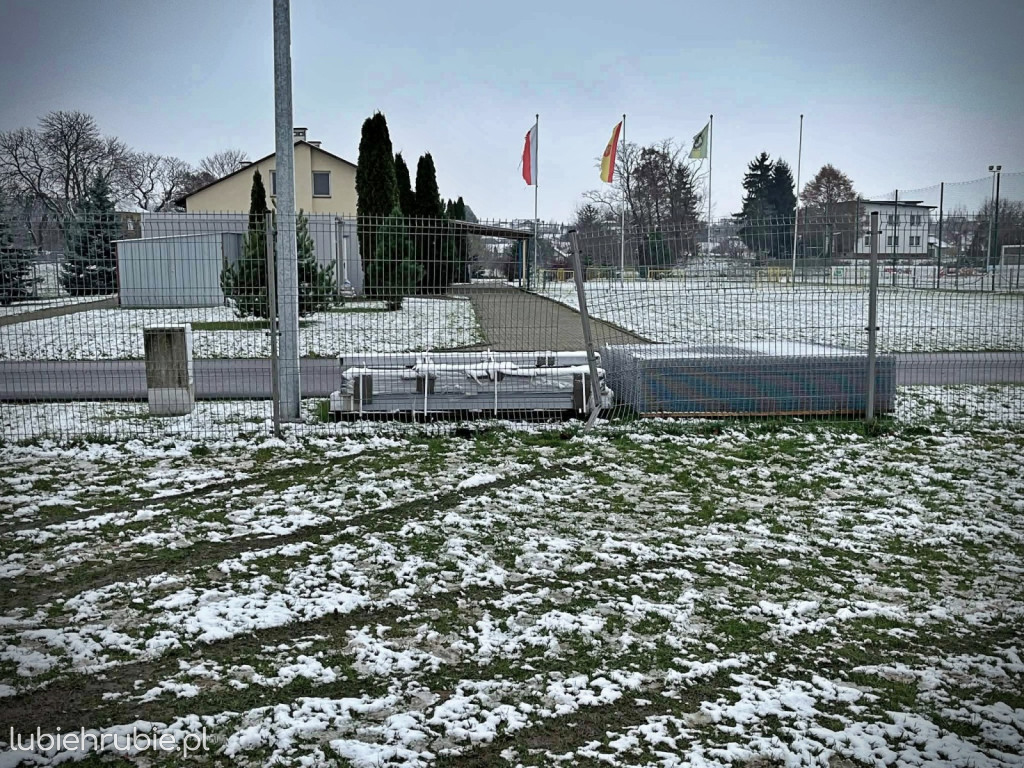 Zniszczono boisko treningowe