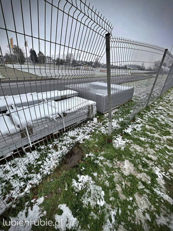 Zniszczono boisko treningowe