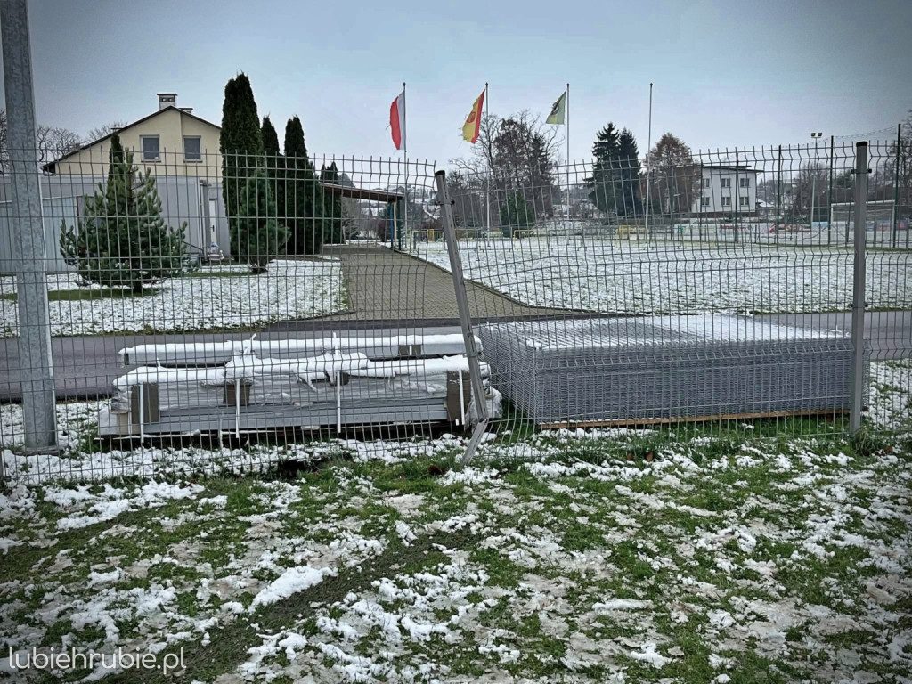 Zniszczono boisko treningowe
