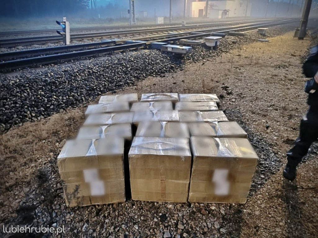 Celne trafienie w... 15 tys. paczek papierosów