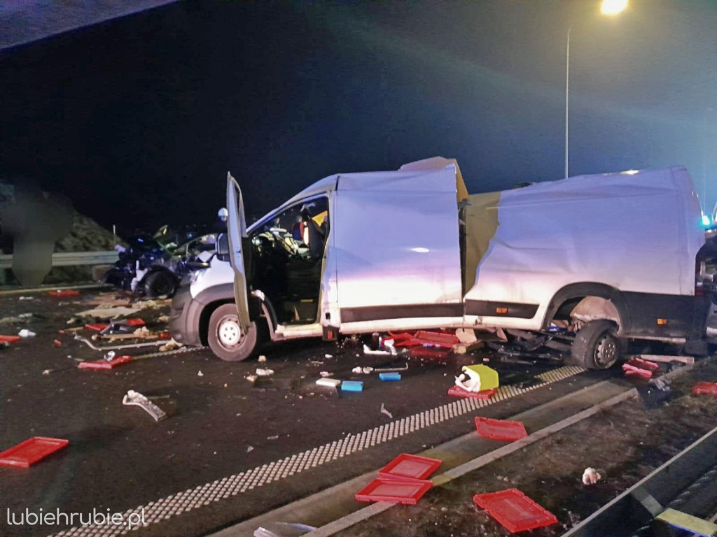 Karambol 18 pojazdów na S-19