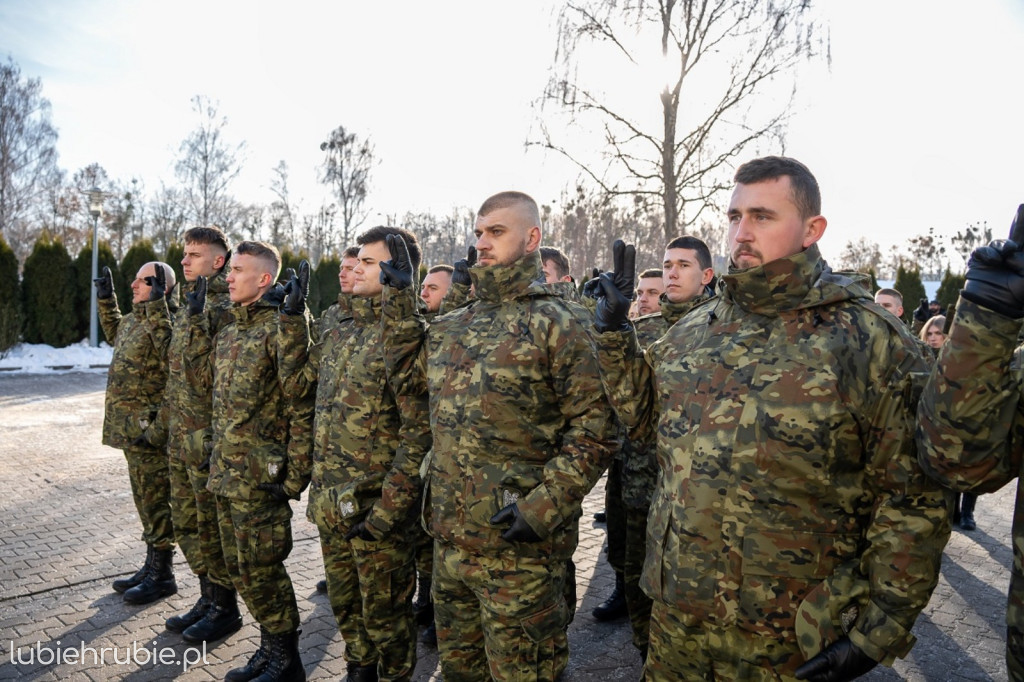 Ślubowanie nowo przyjętych funkcjonariuszy NOSG