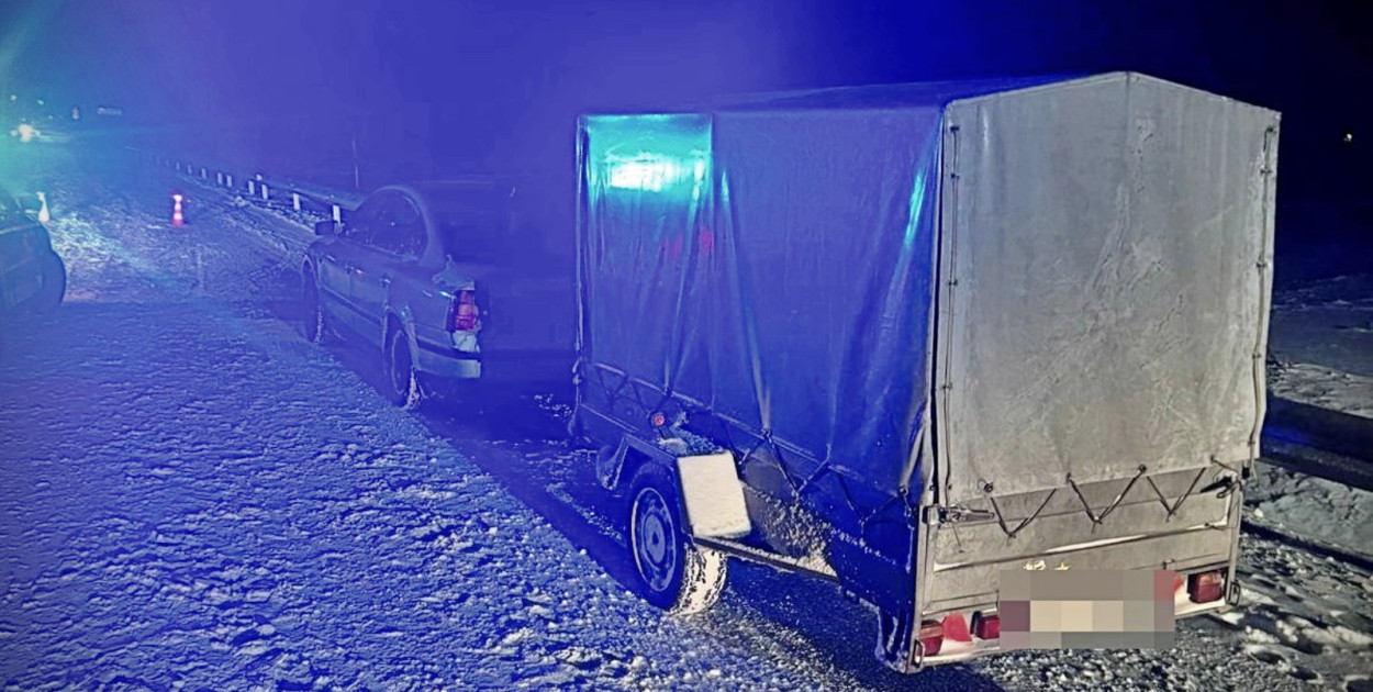 Wysiadł i wszedł na jezdnię wprost pod jadące auto