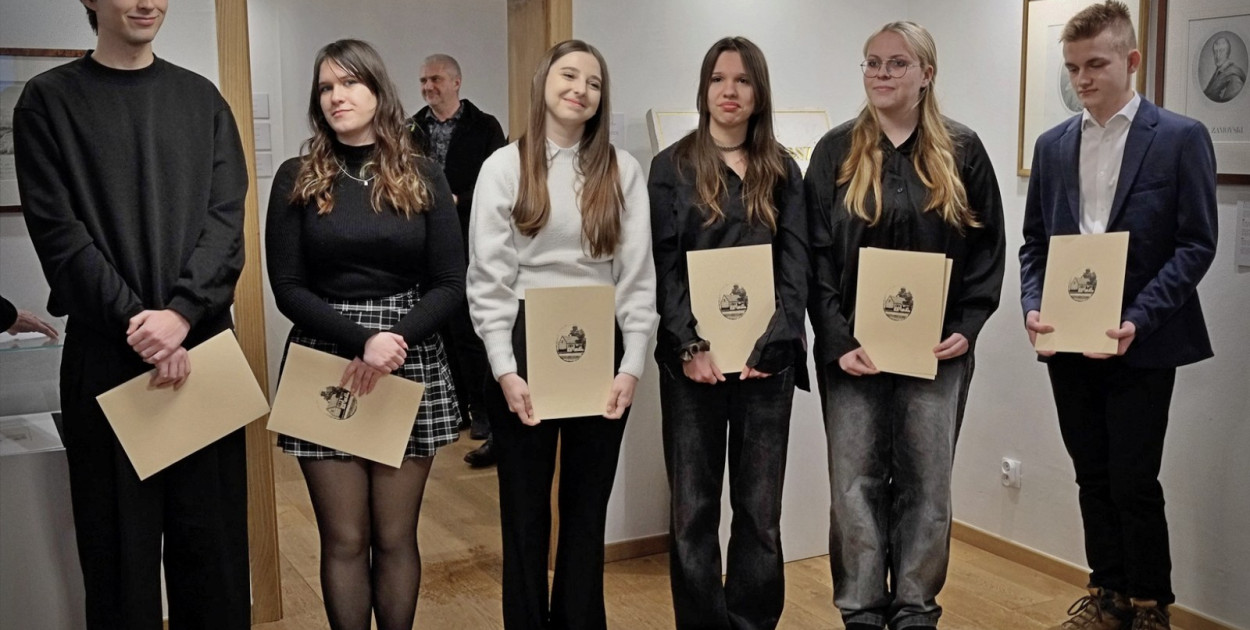 Nagroda i wernisaż uczennicy hrubieszowskiego Staszica