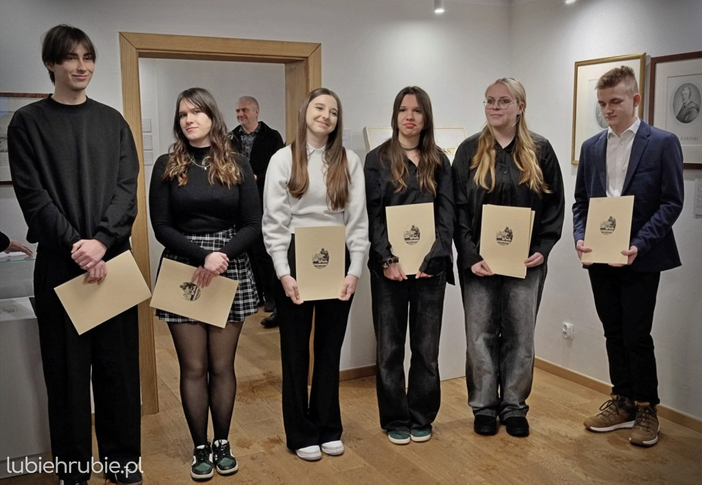 Nagroda i wernisaż uczennicy hrubieszowskiego Staszica