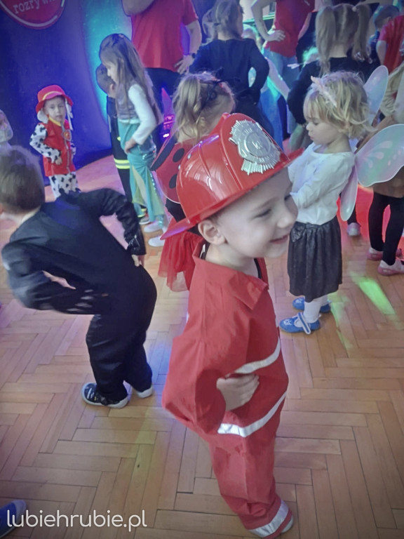 Bal karnawałowy w przedszkolu
