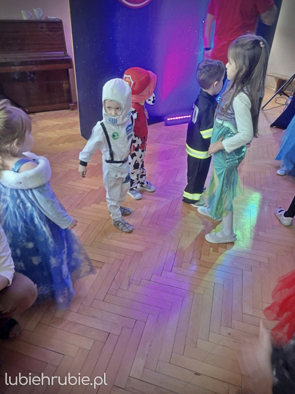 Bal karnawałowy w przedszkolu