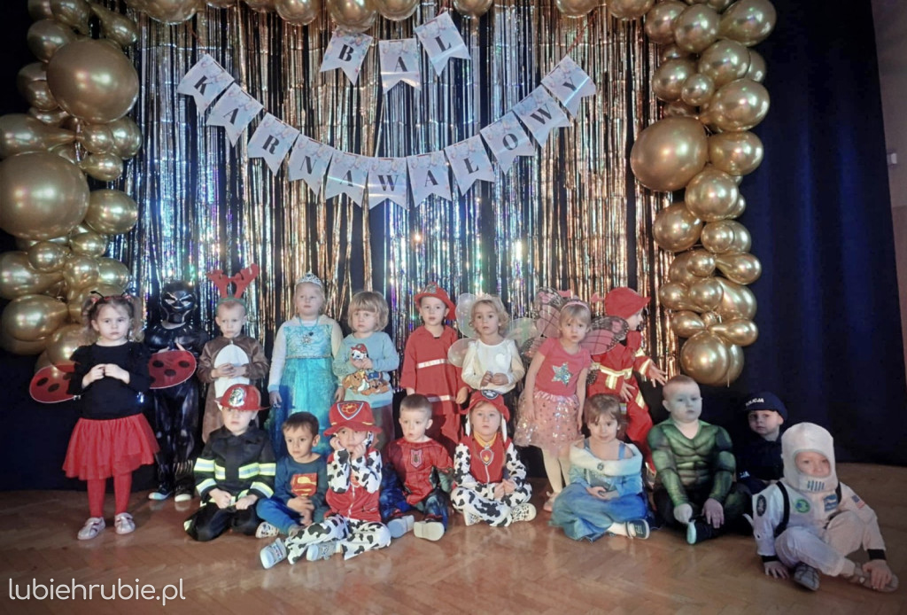 Bal karnawałowy w przedszkolu