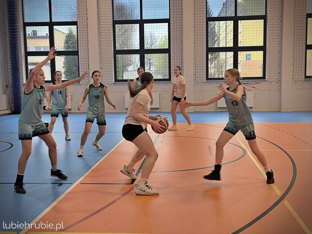 Koszykarki Jedynki pokazały moc
