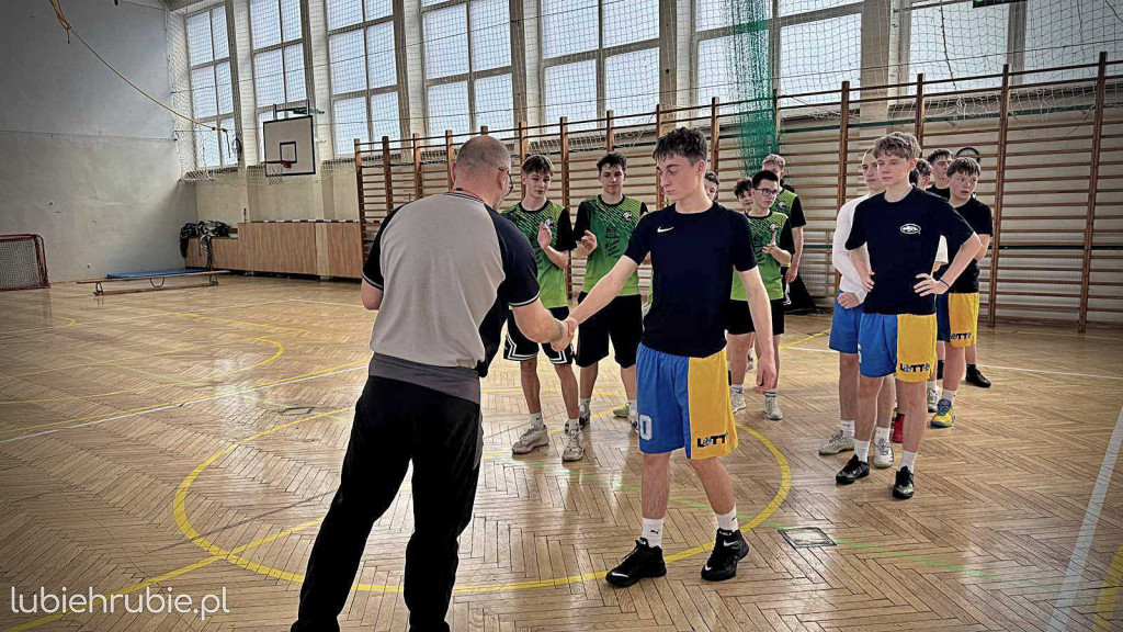 Awans koszykarzy Dwójki