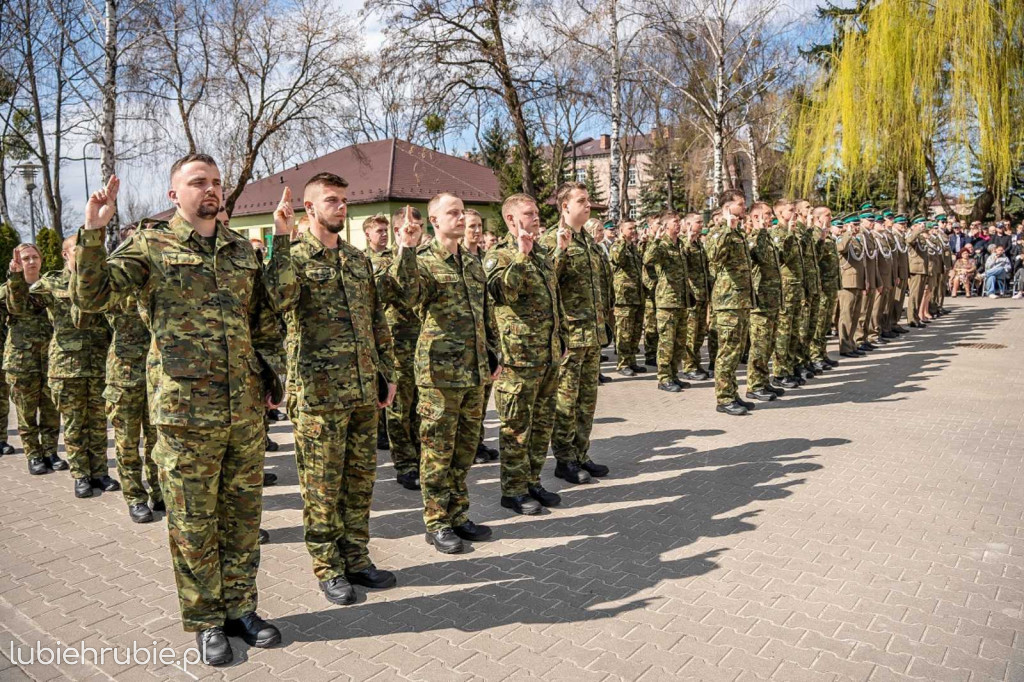 Ślubowanie nowo przyjętych funkcjonariuszy