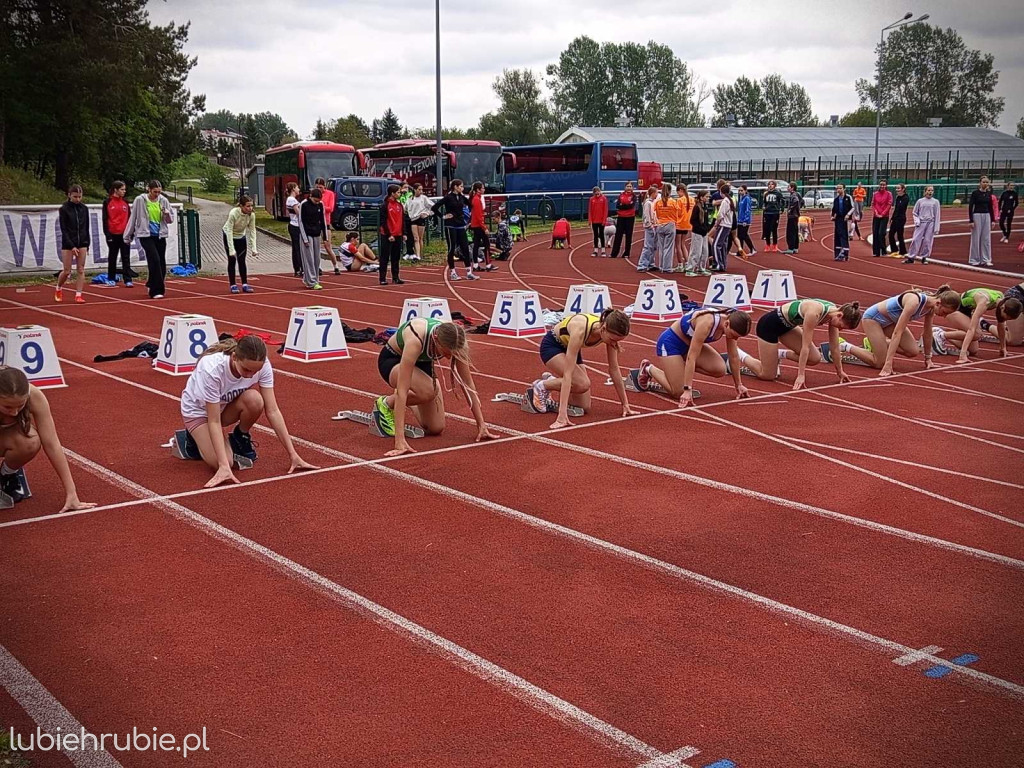 Lekkoatleci rozpoczęli sezon letni