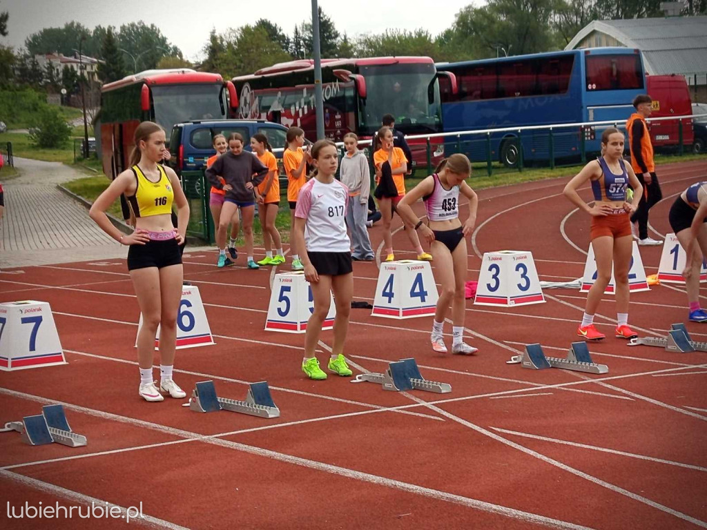Lekkoatleci rozpoczęli sezon letni