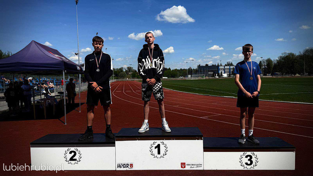 Dwójka najlepsza w lidze lekkoatletycznej