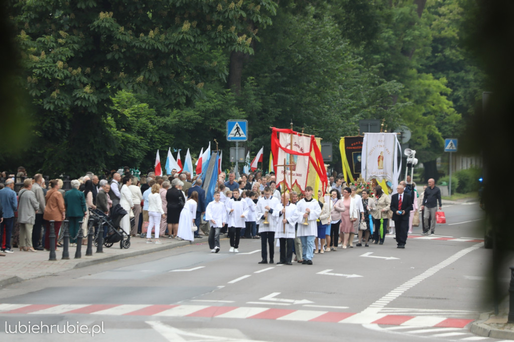 Procesja Bożego Ciała w centrum Hrubieszowa