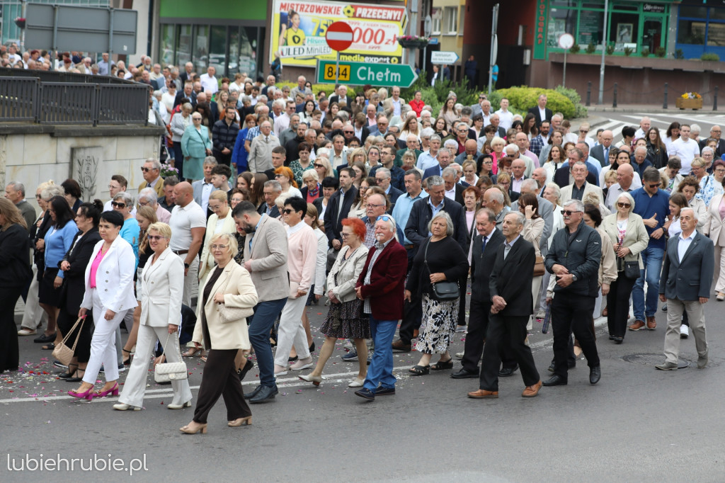 Procesja Bożego Ciała w centrum Hrubieszowa