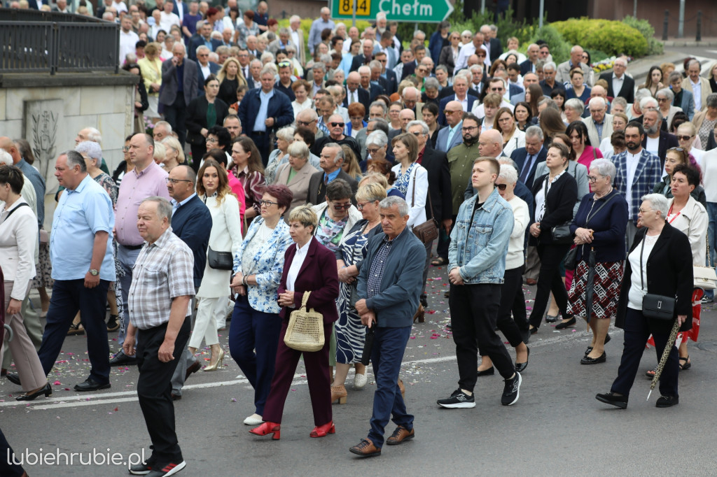 Procesja Bożego Ciała w centrum Hrubieszowa