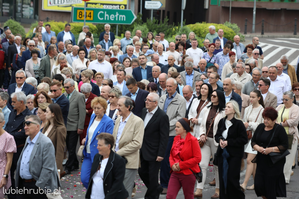 Procesja Bożego Ciała w centrum Hrubieszowa