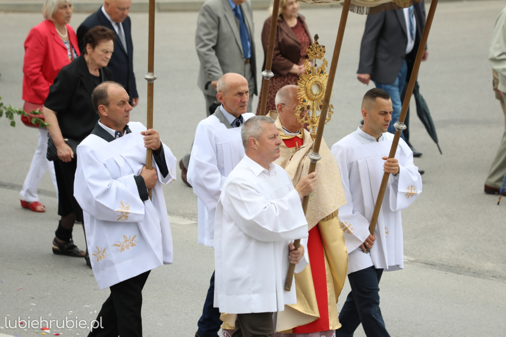 Procesja Bożego Ciała w centrum Hrubieszowa