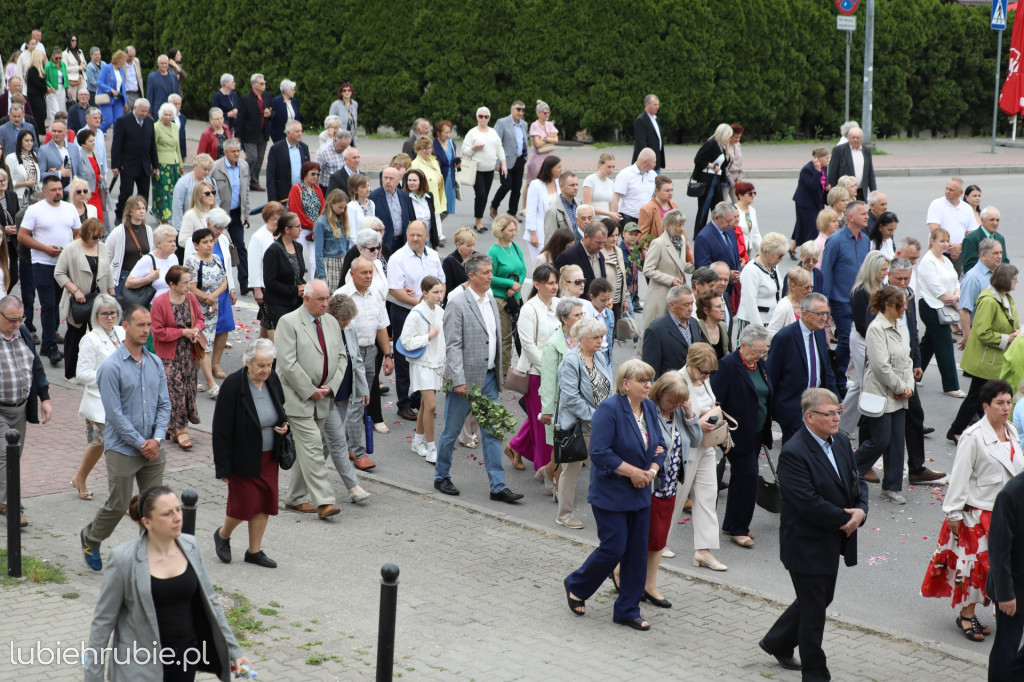 Procesja Bożego Ciała w centrum Hrubieszowa