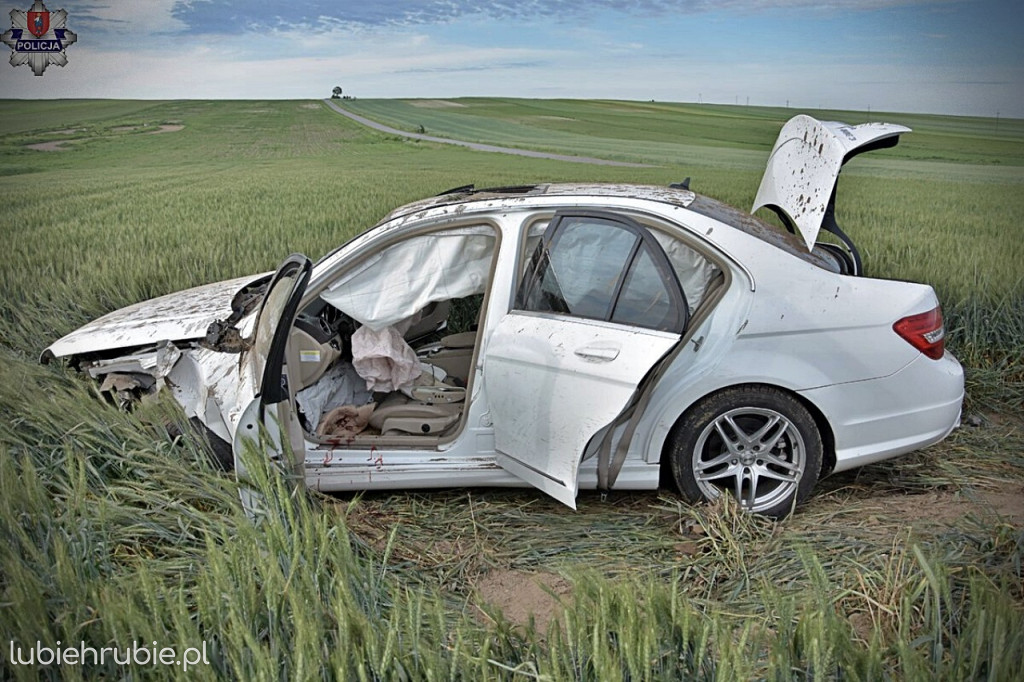 Mercedesem w pole