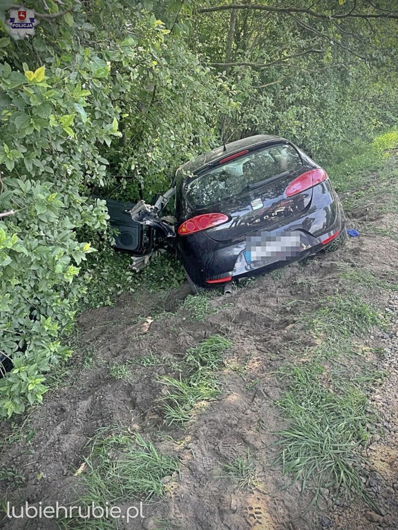 Tragiczne zderzenie czołowe osobówek