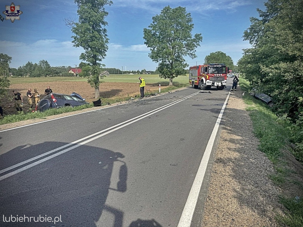 Tragiczne zderzenie czołowe osobówek