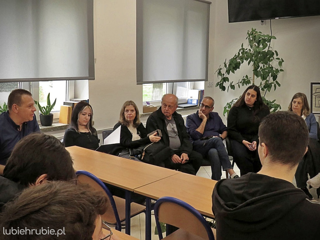 Dialog ponad granicami i pokoleniami