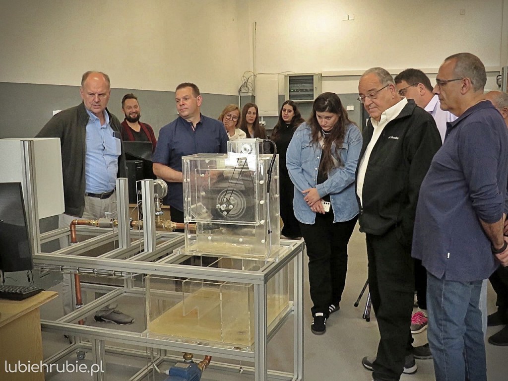 Dialog ponad granicami i pokoleniami