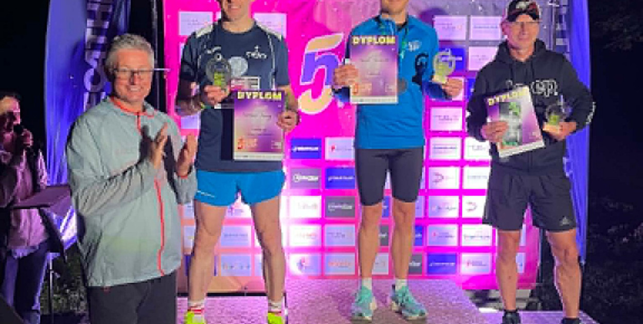 Ksiądz Tomasz Szady na podium w Lublinie