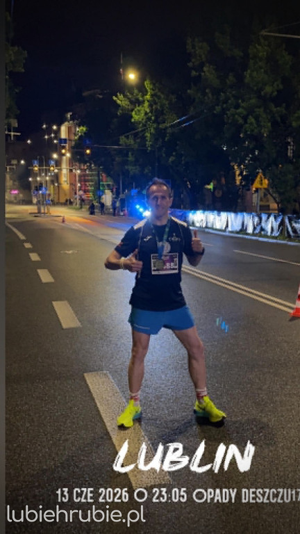 Ksiądz Tomasz Szady na podium w Lublinie