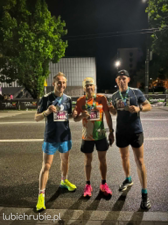 Ksiądz Tomasz Szady na podium w Lublinie