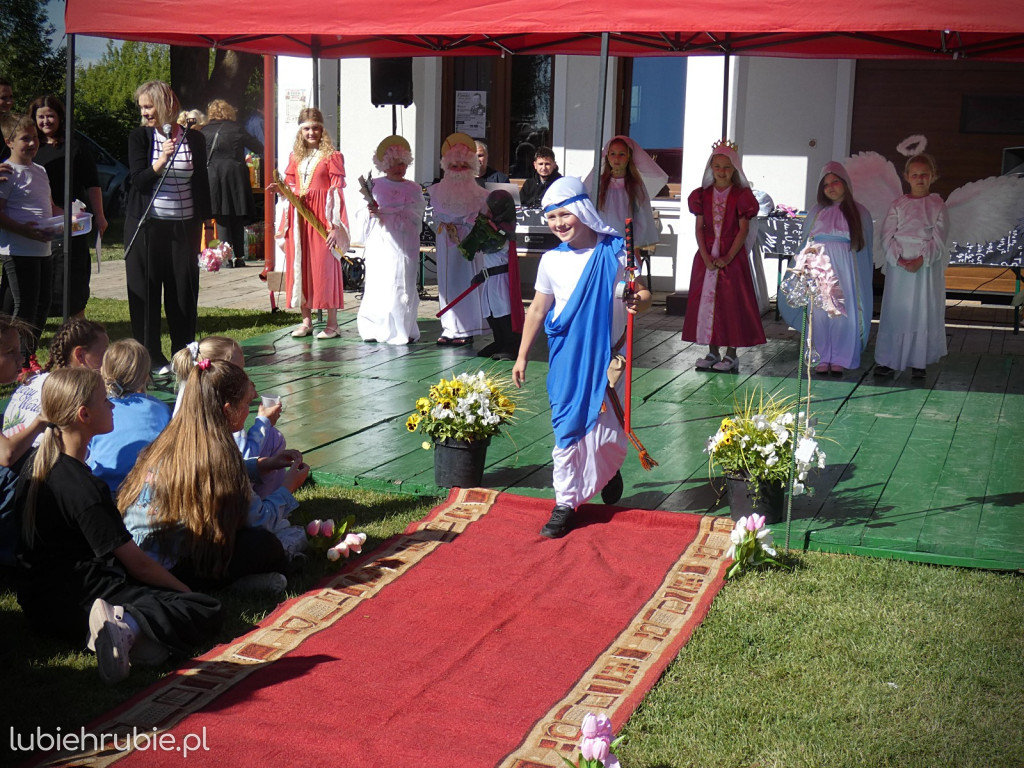 Piknik z okazji 25-lecia parafii pw. Ducha Świętego