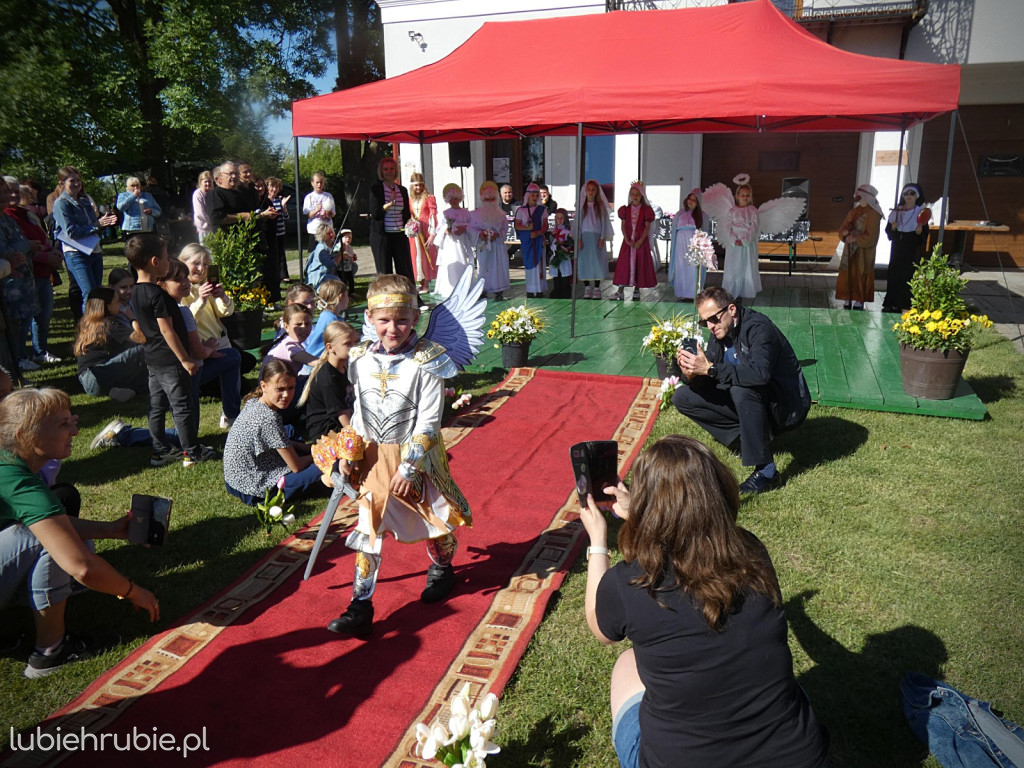 Piknik z okazji 25-lecia parafii pw. Ducha Świętego