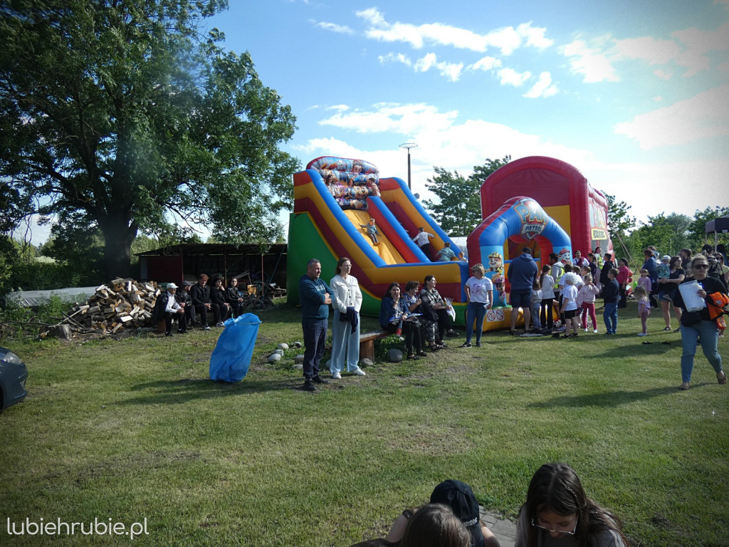 Piknik z okazji 25-lecia parafii pw. Ducha Świętego