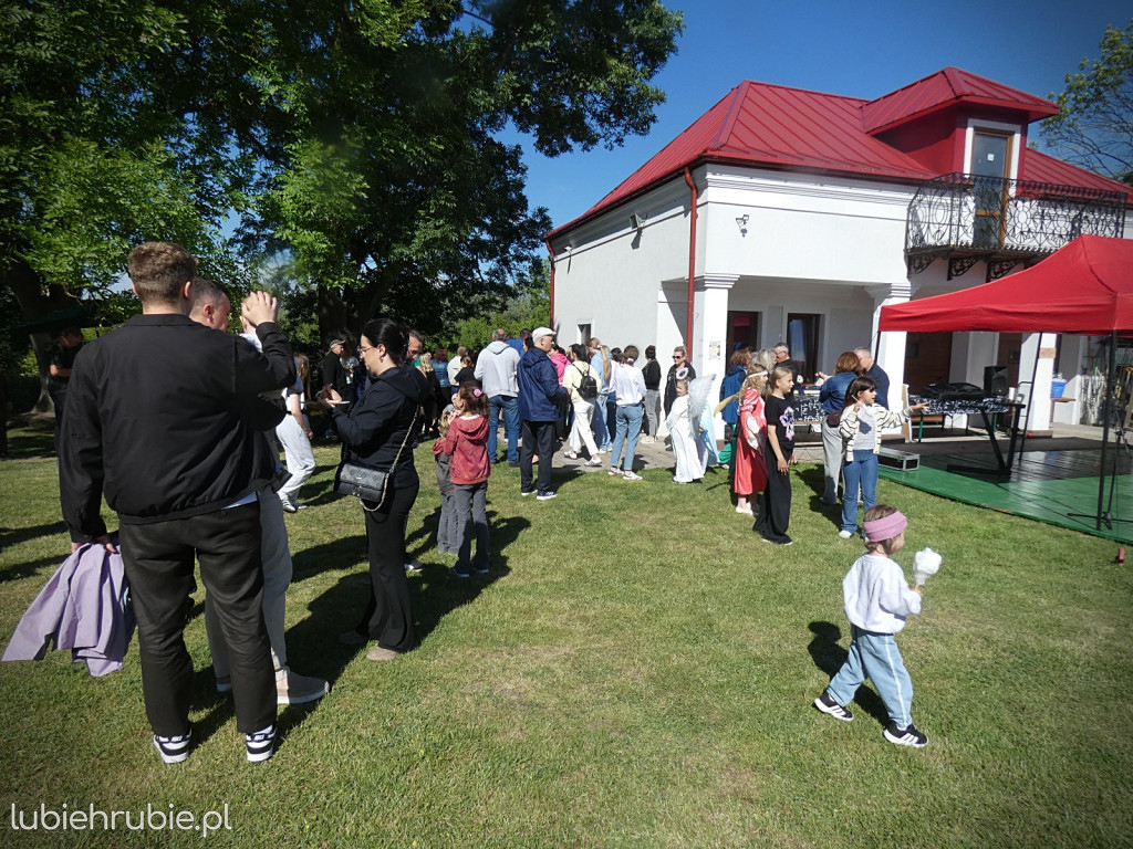 Piknik z okazji 25-lecia parafii pw. Ducha Świętego