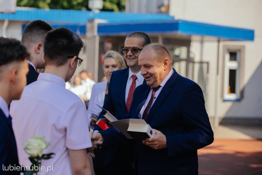 Stypendia i nagrody dla uczniów