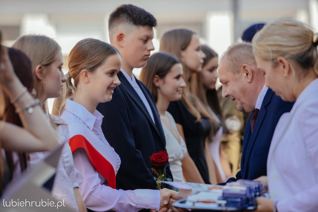 Stypendia i nagrody dla uczniów