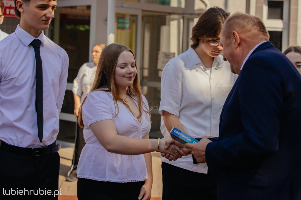 Stypendia i nagrody dla uczniów