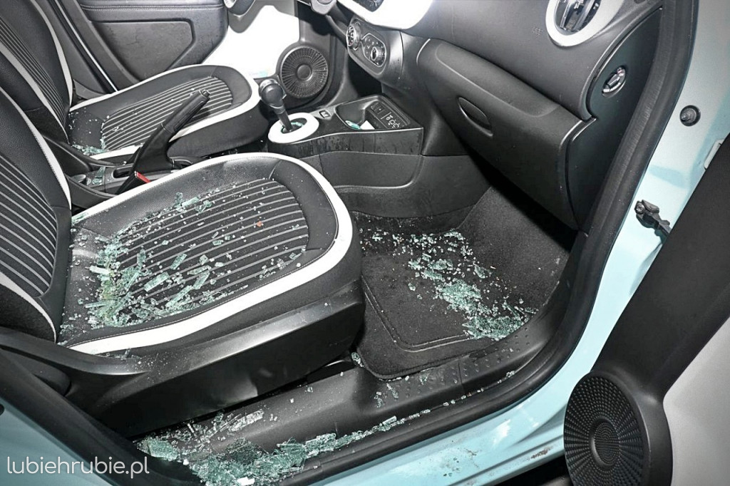 Policjantki chciały pomóc - za kierownicą siedział 15-latek