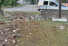 Staranował murowane ogrodzenie kościoła. Był pijany