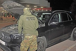 Odzyskano skradzionego w Polsce Mercedesa o wartości 300 tys. zł