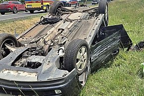 Wyprzedzanie, zderzenie i dachowanie