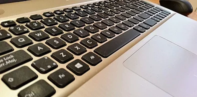 Nadal przybywa pracujących emerytów, choć wolniej