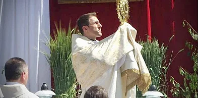 Ksiądz Tomasz Szady przybliża i wyjaśnia - Boże Ciało