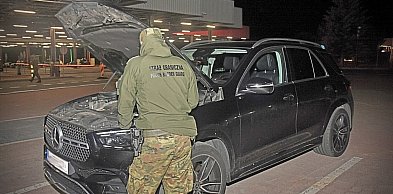 Odzyskano skradzionego w Polsce Mercedesa o wartości 300 tys. zł