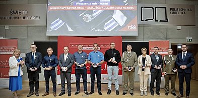 Powiat: Funkcjonariusze odznaczeni medalami