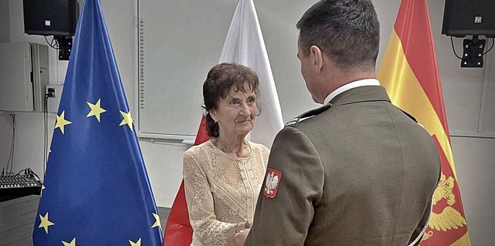 Pani Alina Frańczuk odznaczona Złotym Medalem „Za Zasłu