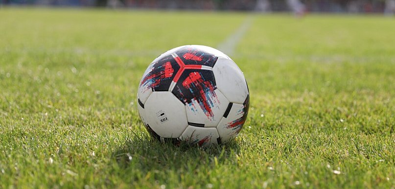 Piłkarskie ligi 16-17 maja 2026 roku